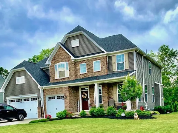 3132 Fairview Dr, Avon, OH 44011