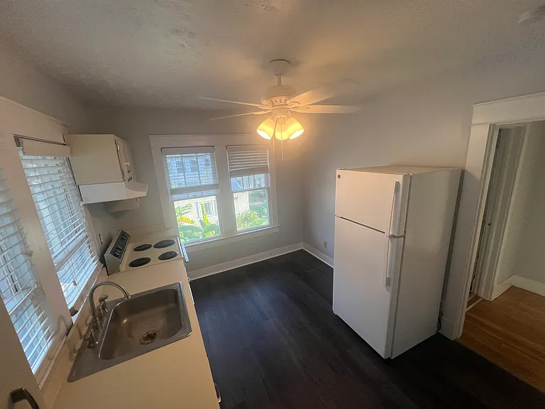 611 N Summerlin Ave #2 — Photo 15