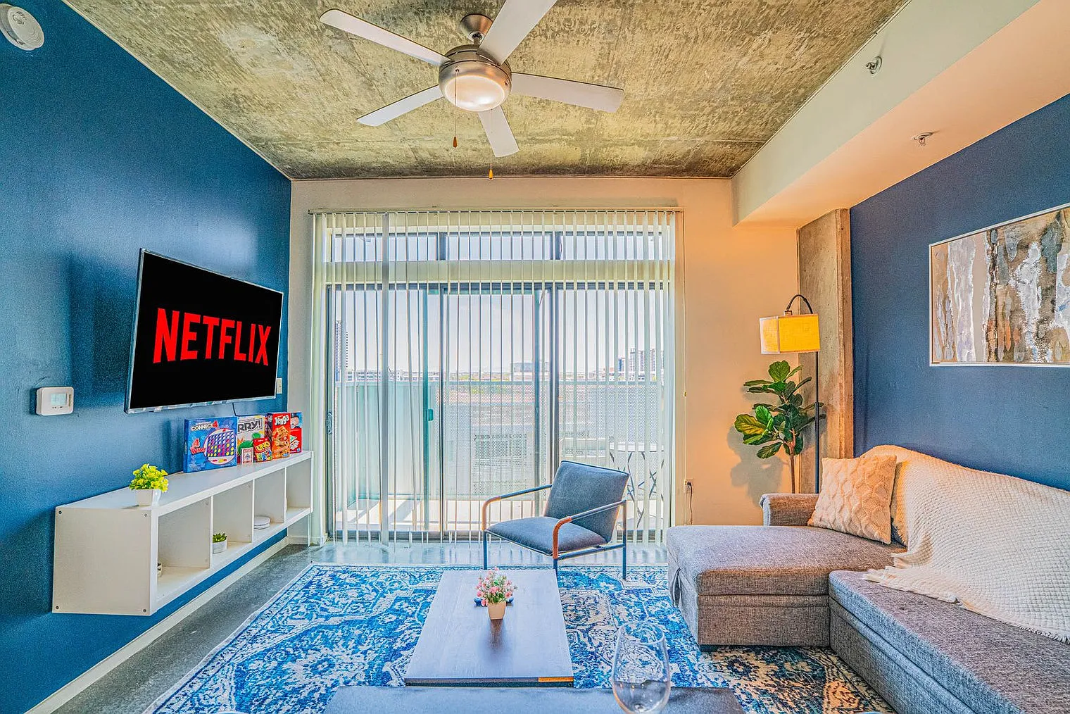 1 bed, 1.0 bath, 667 sqft, $2,734 — Photo 1