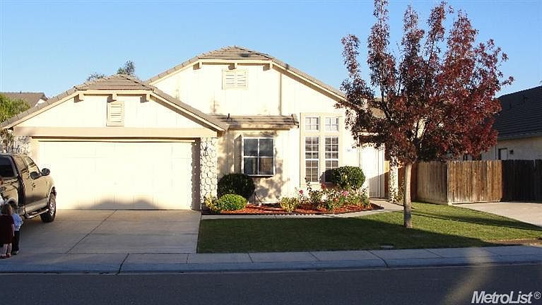 1st image of 2034 Zoe Ln