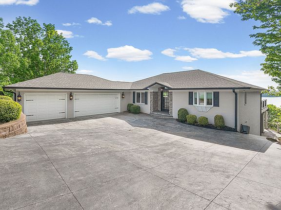 3rd image of 401 Pollard Cir