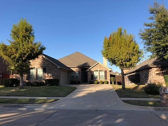 4th image of 2352 Collin Dr