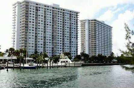 1st image of 300 Bayview Dr APT 405