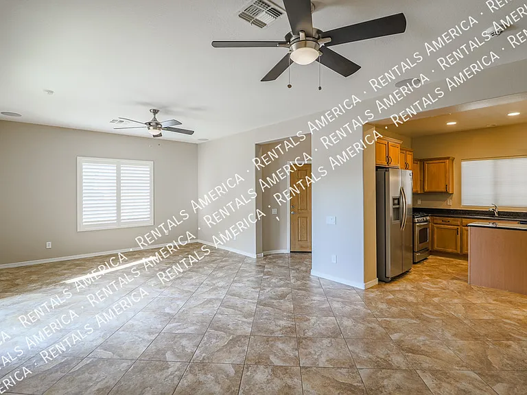 3625 E Zachary Dr — Photo 5
