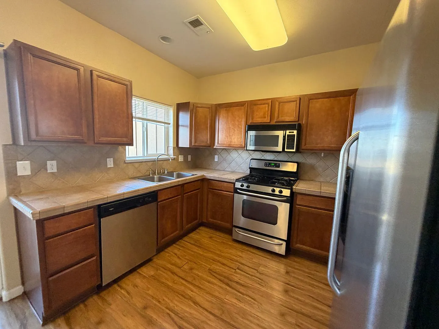 260 John Eugene Ct — Photo 3