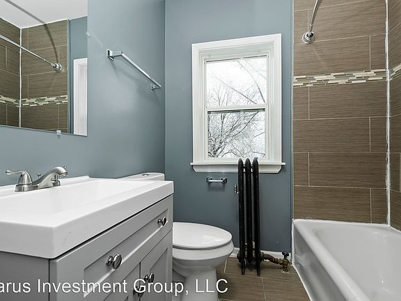 5th image of 1154 E 67th St Unit 1