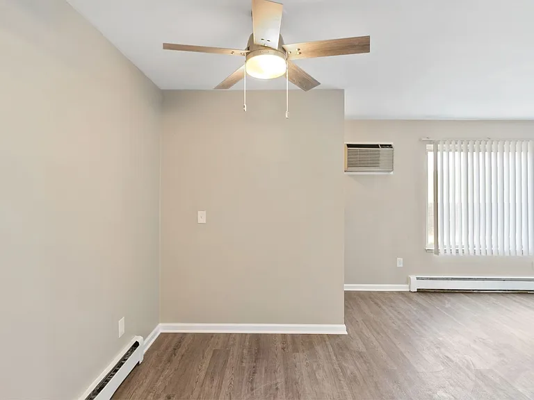 Brownell Apartments - Coast to Coast Management — Photo 12