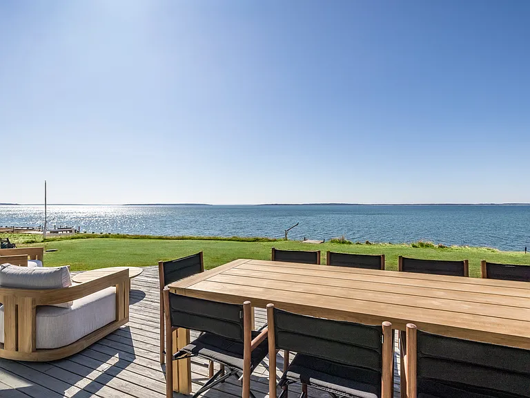13 Peconic Ave — Photo 11