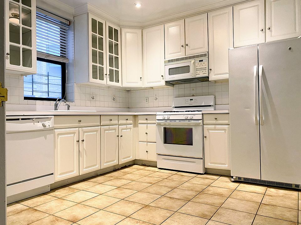1st image of 1240 Park Ave #B3
