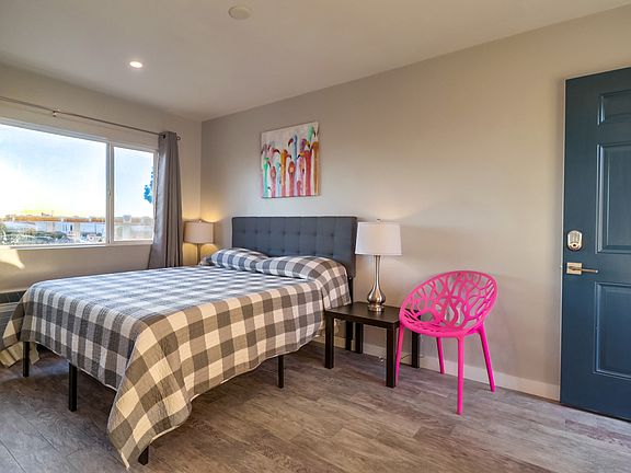 5th image of 1313 W Morena Blvd #19