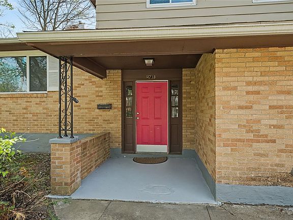 3rd image of 4718 Belcourt Dr