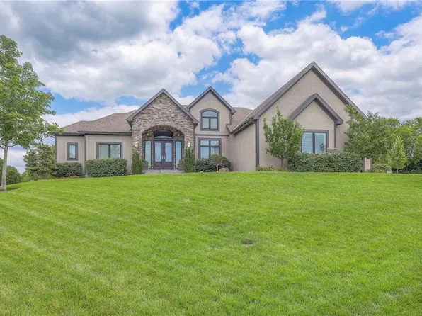 20764 W 116th St, Olathe, KS 66061