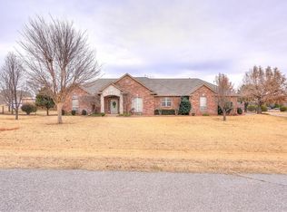 9517 Clear Springs Dr, Mustang, OK 73064