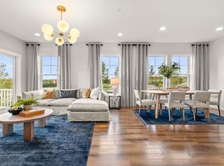 2 Cooley Dr #15, Woburn, MA 01801