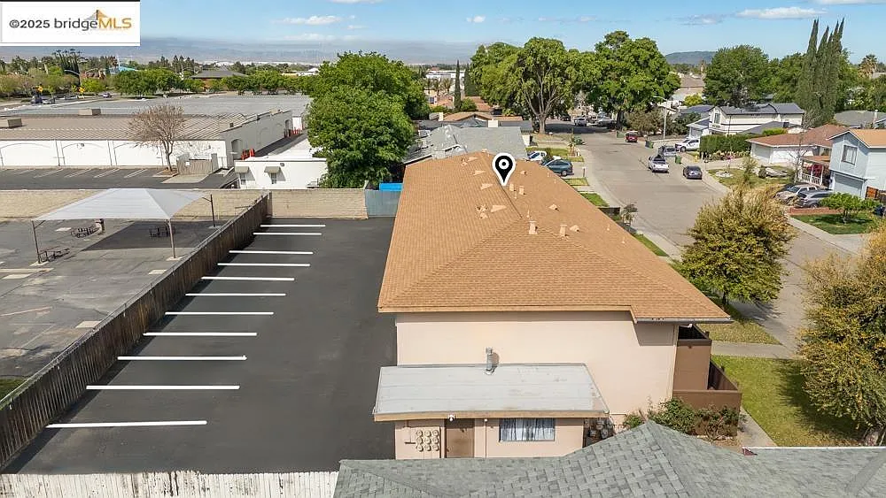 2 bed, 830 sqft, $1,800 — Photo 4