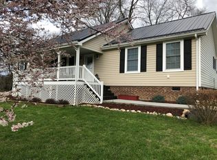 620 Haymakertown Rd, Troutville, VA 24175