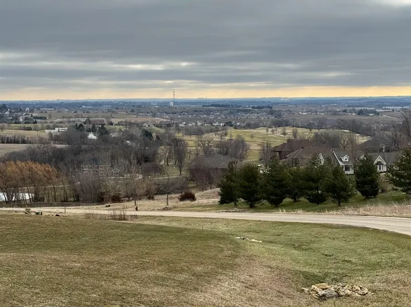 7049 Budd Rd, Asbury, IA 52002