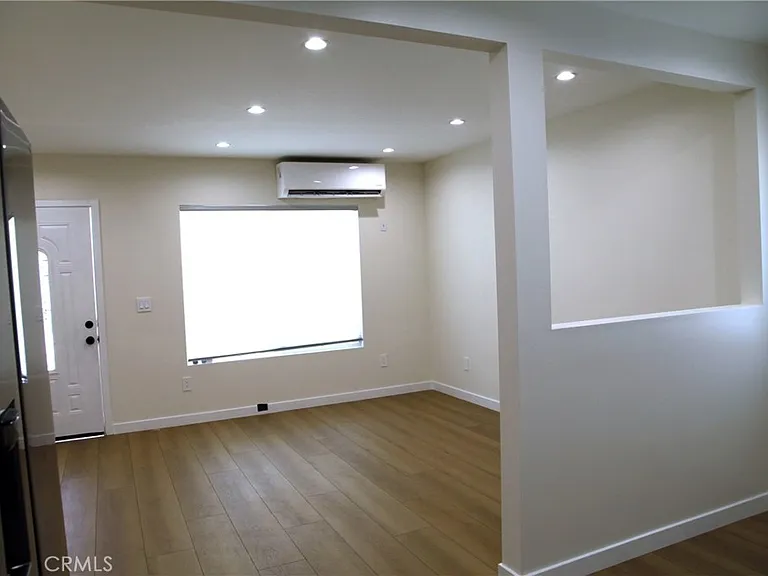 2251 N Catalina St — Photo 3