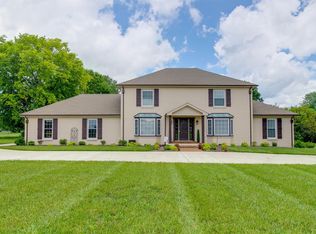 1051 Rossview Rd, Clarksville, TN 37043