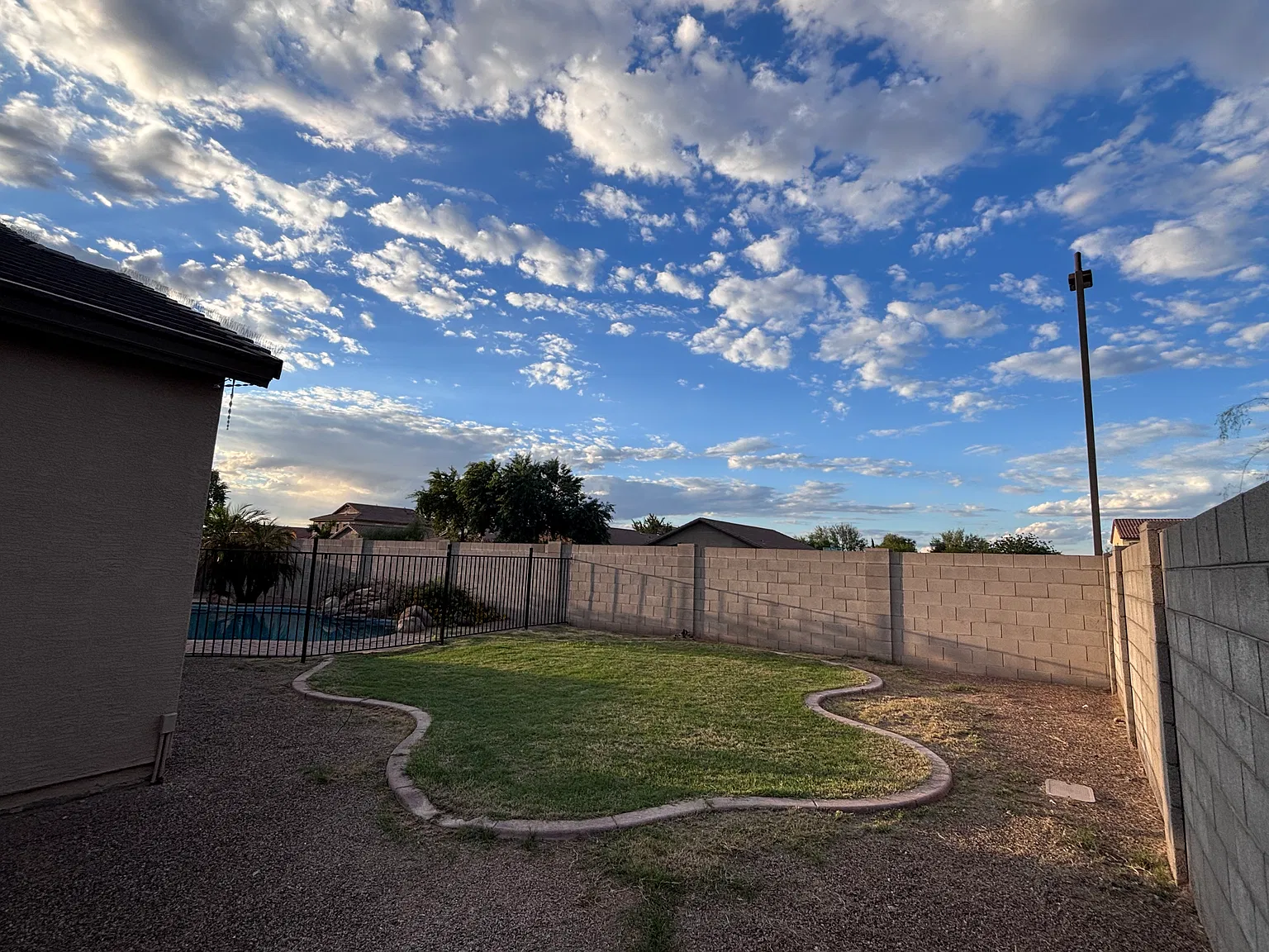 3 bed, 1870 sqft, $2,350 — Photo 4