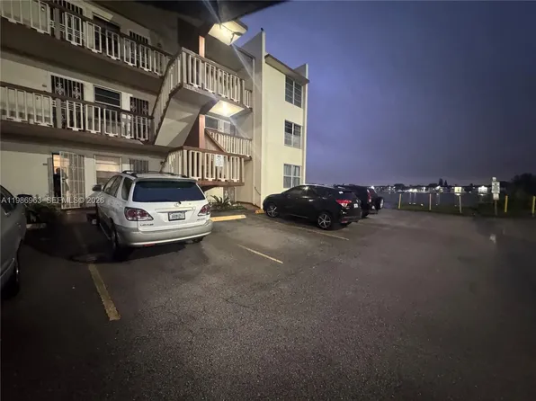 1481 NE Miami Gardens Dr APT 162, Miami, FL 33179