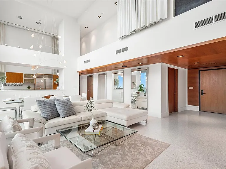 101 20th St #Townhouse B — Photo 6