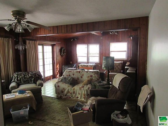 5th image of 3244 Court St