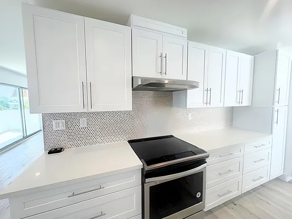 605 San Vicente #202, 605 San Vicente Blvd #E65637ffa, Santa Monica, CA 90402