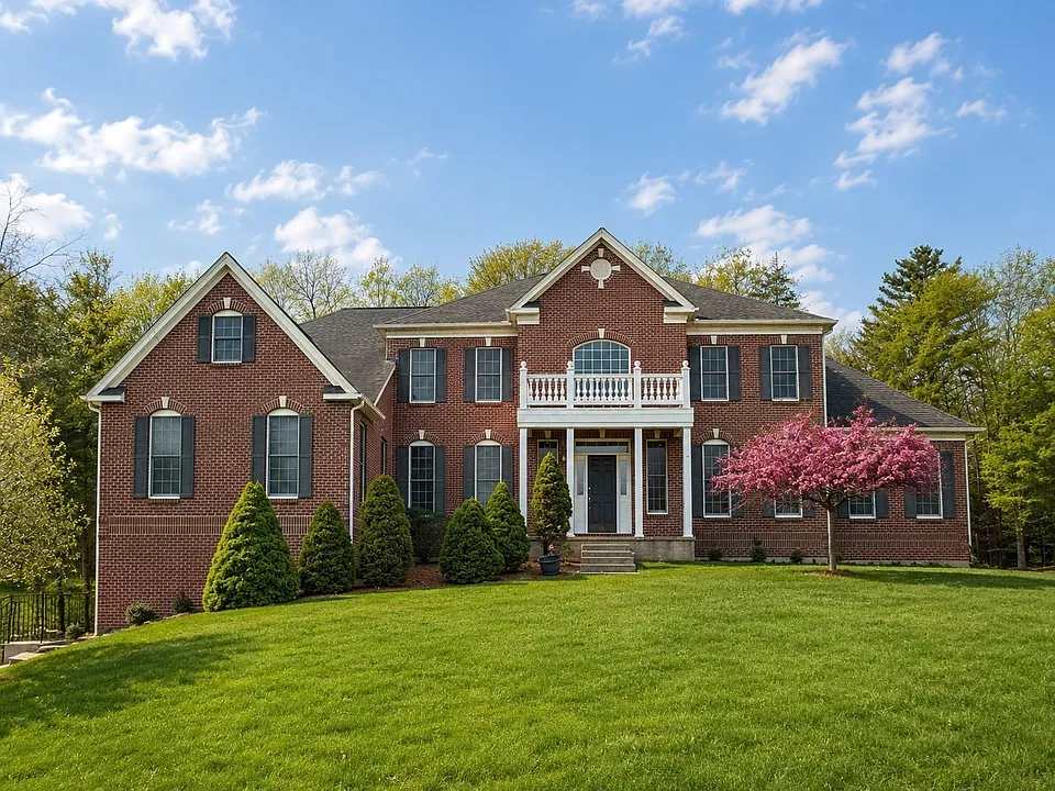 4 Summit Way