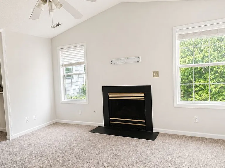 301 Warton Ln #9 — Photo 5