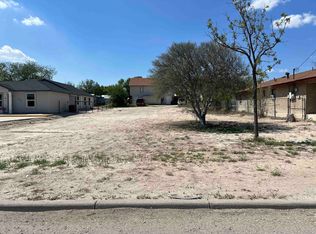 704 E 15th St, Del Rio, TX 78840
