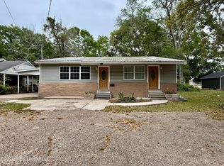 1906 8th St, Pascagoula, MS 39567