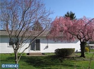 7 Rosalind Rd, Lawrence Township, NJ 08648