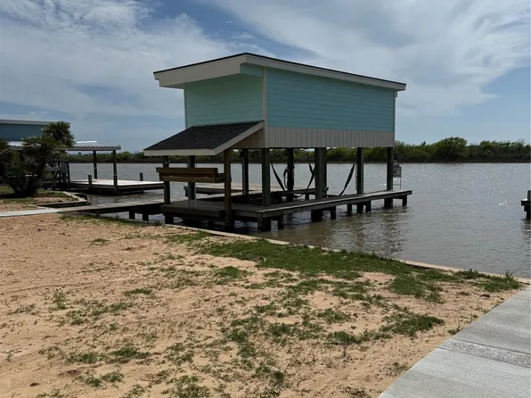 938 County Road 616, Bay City, TX 77414