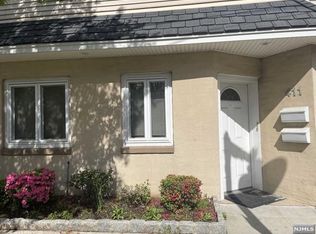 411 Railroad Ave, East Rutherford, NJ 07073