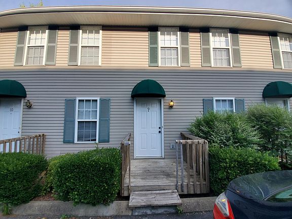 2nd image of 9 Lake Village Ct