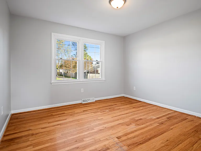 3908 Pfost Ave — Photo 30