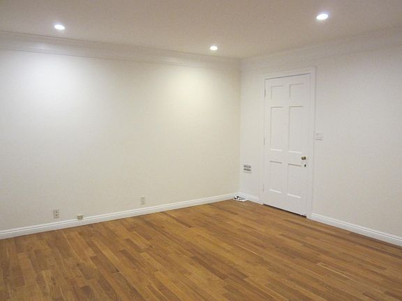 4th image of 10377 Ashton Ave #10377