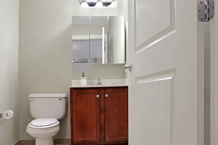 150 Pleasant St — Photo 8