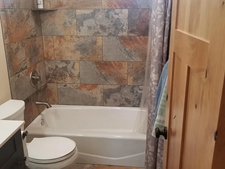 Tub shower 2nd bathroom