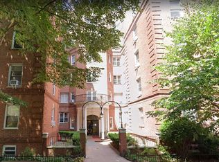 40 Ocean Pkwy APT 4F, Brooklyn, NY 11218