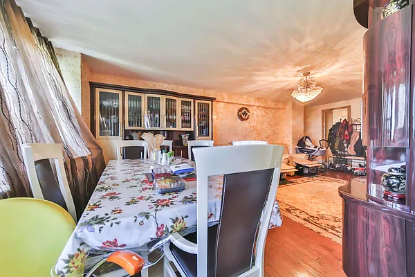 Sold by Remax Edge | media 5