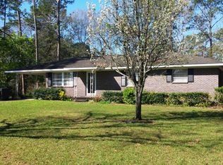 201 N Hillcrest St, Geneva, AL 36340