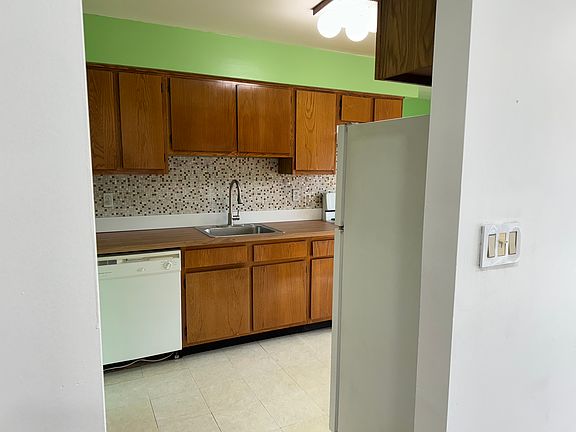 5th image of 1524 Raspberry Ct #1524