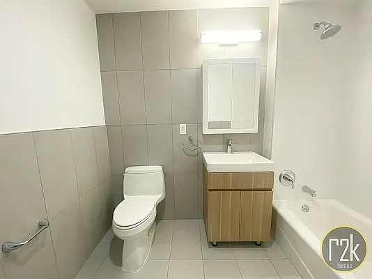 Rented by Realty 2000 Corp | media 19