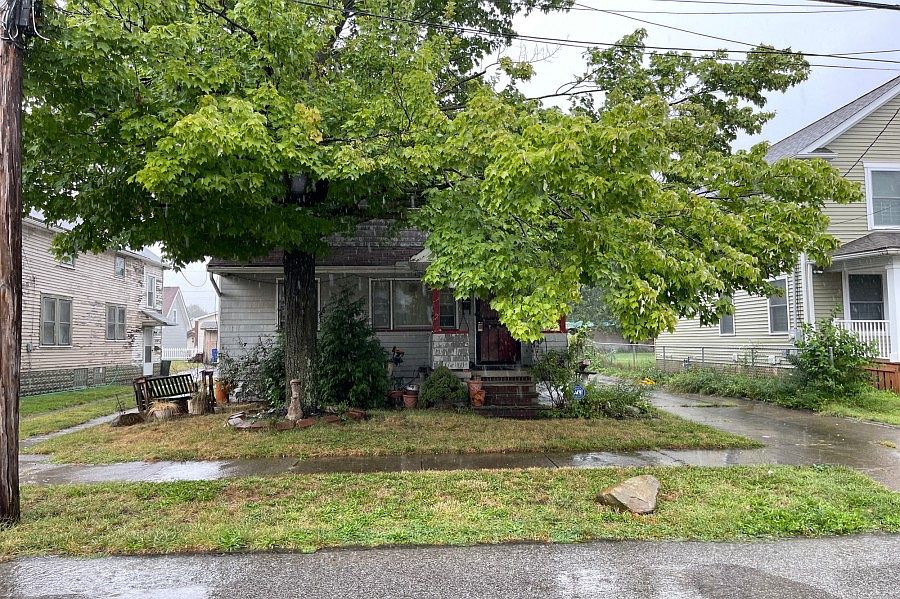 1st image of 6921 Hosmer Ave