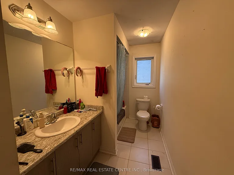 499 Thompson St — Photo 19