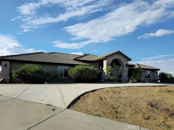 10282 Farmington St, Oak Hills, CA 92344