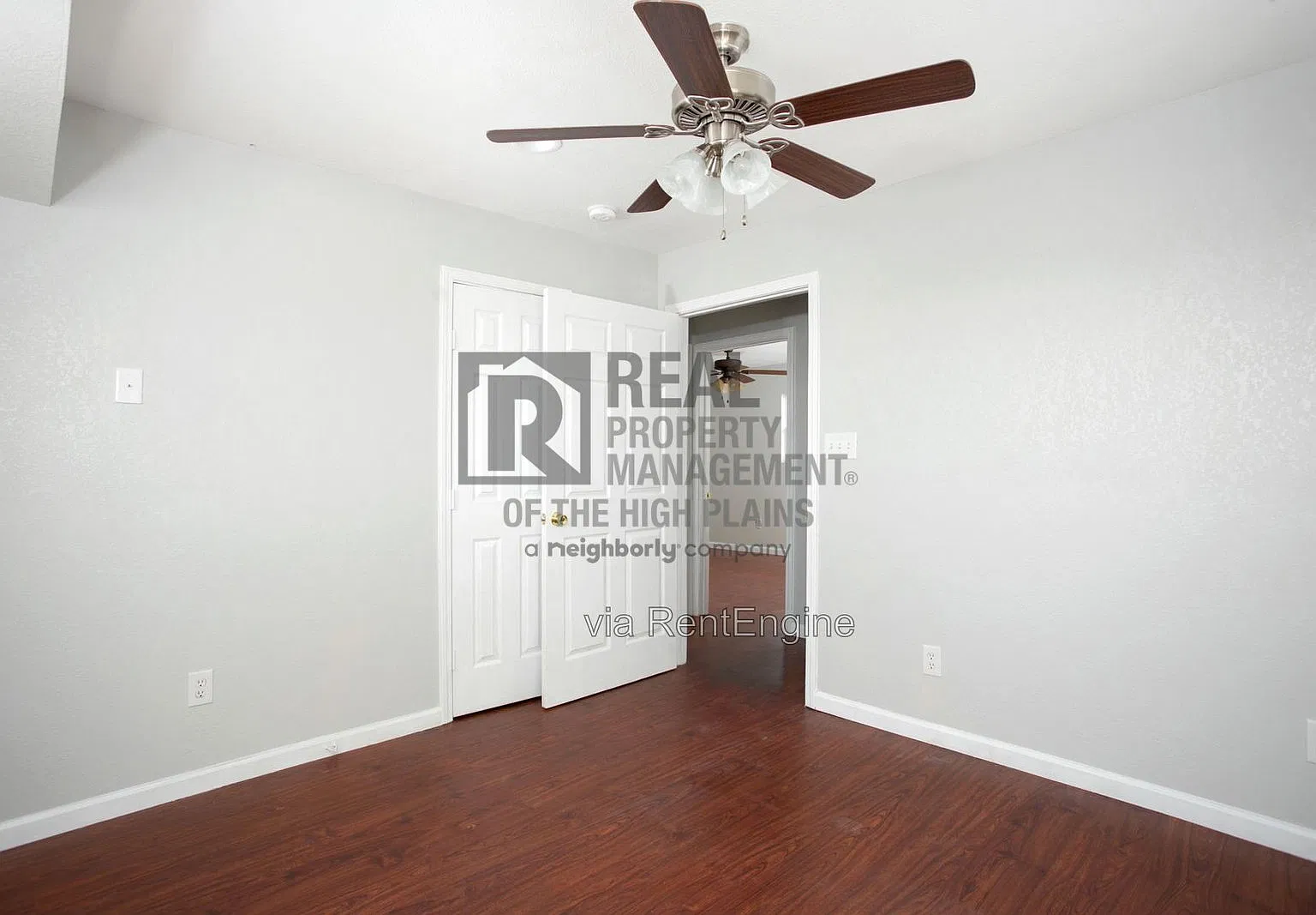 3 bed, 2.0 bath, 1001 sqft, $1,400 — Photo 3