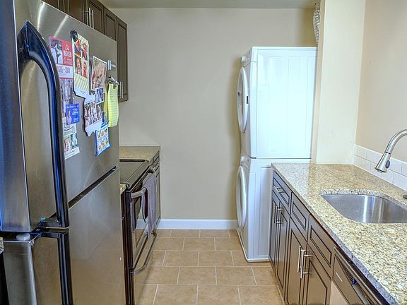 2nd image of 604 Clara Ave